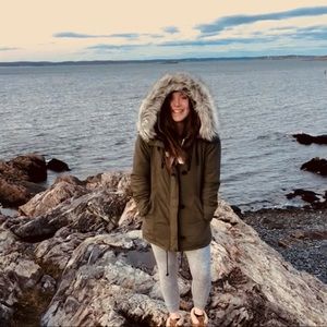 Meet your Posher, Danielle